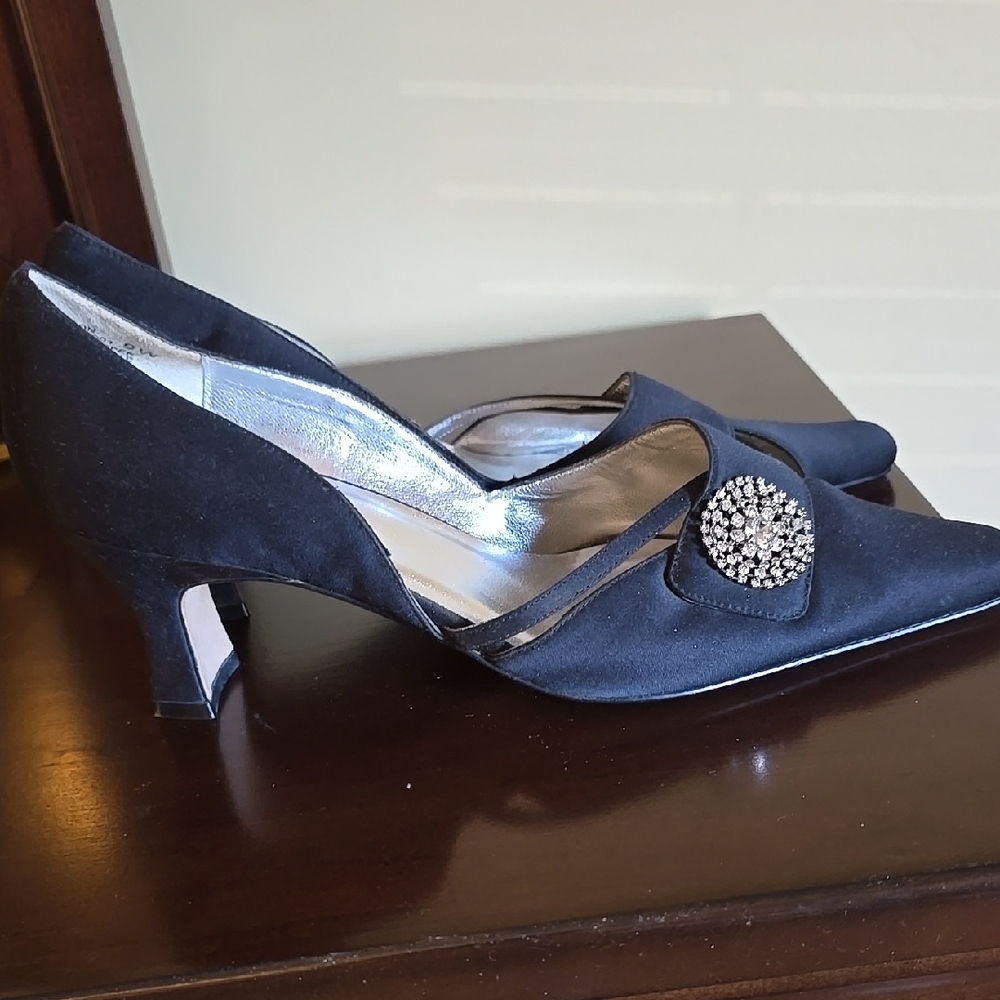 Elegant Black Heels with Rhinestone Detail